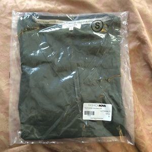 Fashion nova long sleeve v neck shirt